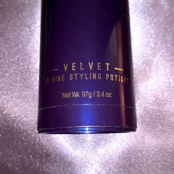 🎉HP! NWT SAINTS & SINNERS Vegan Cruelty Free VELVET DIVINE STYLING POTION Frizz - Picture 4 of 9